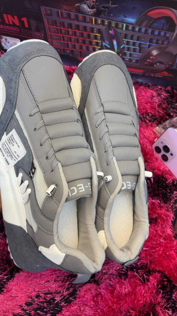 Men's Fashion Lifestyle Sneakers – Retro Chunky Streetwear Shoes (Grey/White)