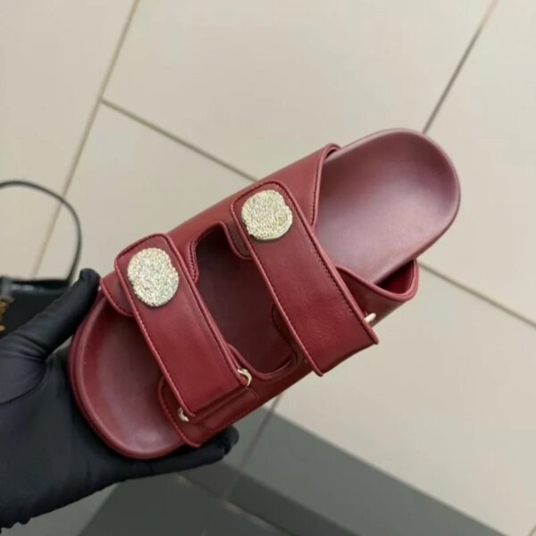 2025 Summer Leather Velcro Doubie-strap Ladies Luxury Slipper Femme Plat Beach Sandals for Women Designer Sandals